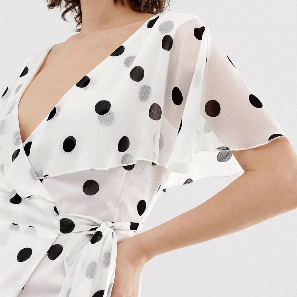 Ruffle wrapped polka dot dress .🌟price firm🌟